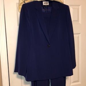 Ladies suit, Kasper deep blue size 14